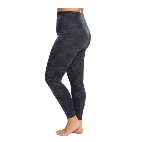Spanx Look At Me Now Full Length Leggings in Black Camo - New with tags - Picture 2 of 12